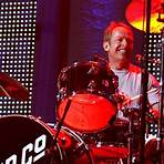 What makes Simon a great drummer?3
