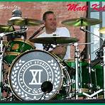 Matt Kelly (drummer) wikipedia1