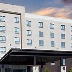 How to check in at Holiday Inn Express Nashville?1