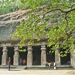 How much does it cost to visit Elephanta Island from Mumbai?1