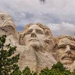 What are some things to do in Mount Rushmore?3