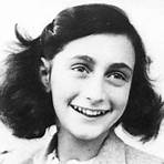 When did Anne Frank show courage?1