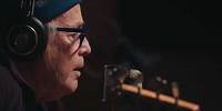 Ry Cooder - Everybody Ought to Treat a Stranger Right (Live in studio)