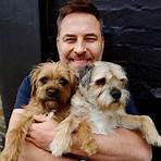 What is the name of David Walliams dog?3