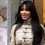 How many children does Kim Kardashian have with Kanye West?3