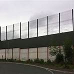 where are the peace lines in belfast ireland near3