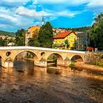 what are some fun facts about bosnia and surrounding1