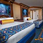 What hotels offer certain benefits at Walt Disney World?3