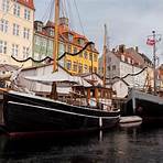 What is the oldest house in Nyhavn?2