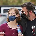 What's the name of Ben Affleck's daughter?2