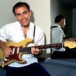 Who are the members of the larry carlton?1