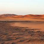 Does the Sahel have a hot and dry desert?1