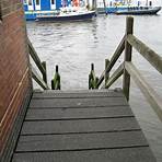 What is a Wapping Dock?3