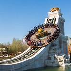 How many visitors does Le Parc Asterix have?2