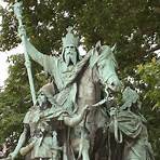 why was charlemagne crowned holy roman emperor important in history1
