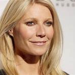 How many brothers and sisters does Gwyneth Paltrow have?1