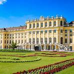 Who was the Empress when the Schonbrunn Palace was built?4