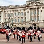 What can you do at Buckingham Palace%3F4